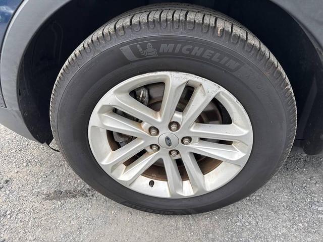 Photo of 2017 Blue Ford Explorer