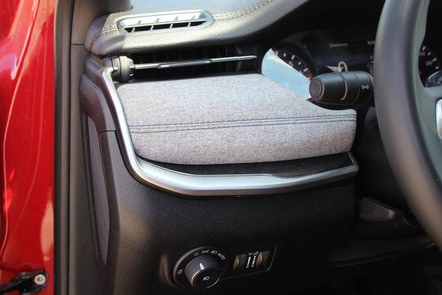 Photo of 2024 Gray Jeep Compass