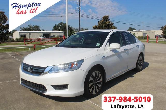 Photo of 2015 White Orchid Pearl Honda Accord Hybrid
