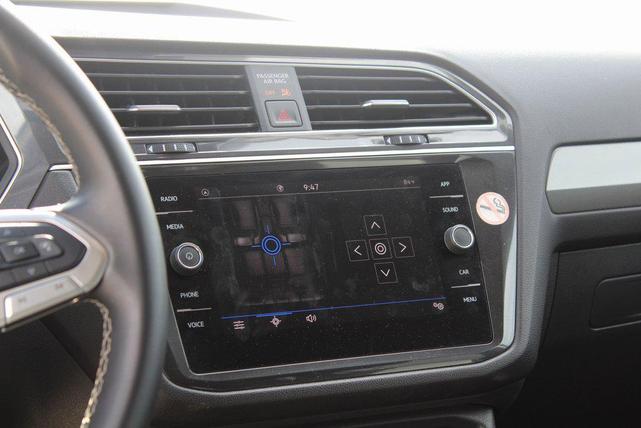 Photo of 2024 Kings Red Metallic Volkswagen Tiguan