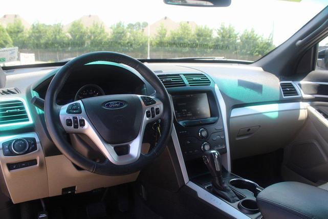 Photo of 2015 Tan Ford Explorer