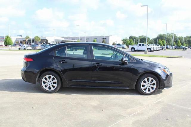 Photo of 2023 Midnight Black Metallic Toyota Corolla