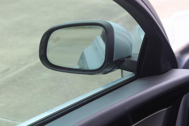 Photo of 2017 Silver Jaguar XF