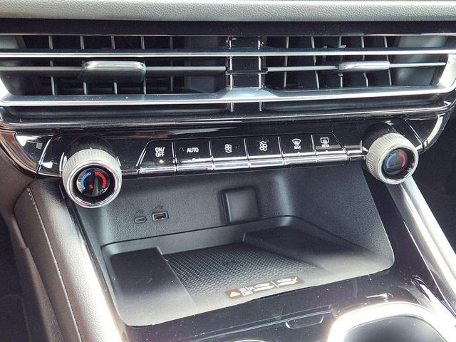 Photo of 2026 Mosaic Black Metallic Chevrolet Traverse