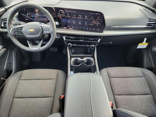 Photo of 2026 Mosaic Black Metallic Chevrolet Traverse