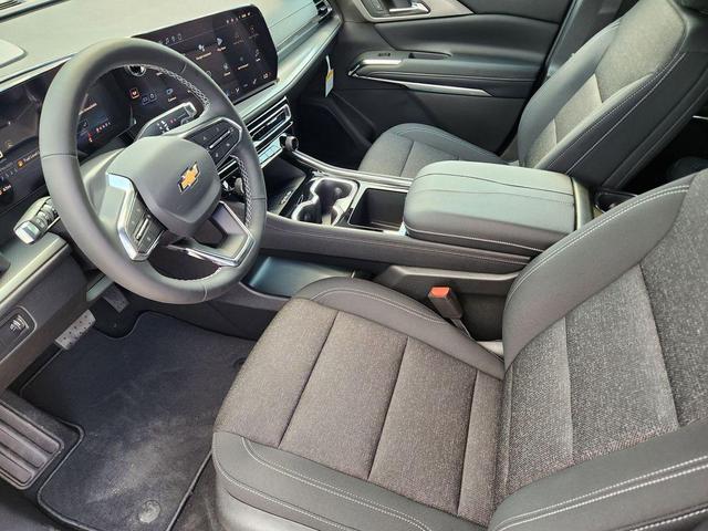 Photo of 2026 Mosaic Black Metallic Chevrolet Traverse