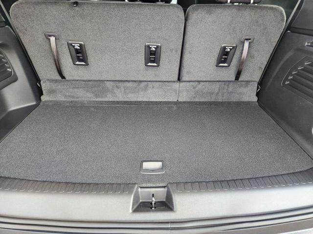 Photo of 2026 Mosaic Black Metallic Chevrolet Traverse