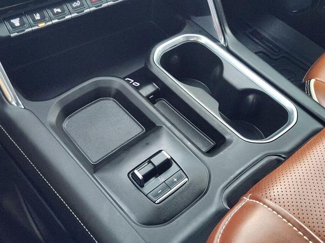 Photo of 2024 Summit White GMC Sierra 2500