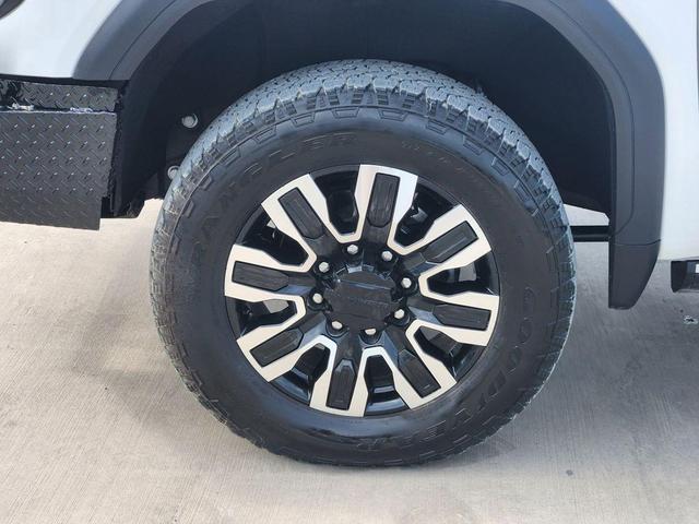 Photo of 2024 Summit White GMC Sierra 2500