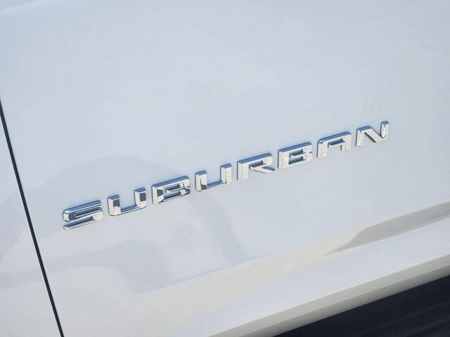 Photo of 2025 Iridescent Pearl Tricoat Chevrolet Suburban