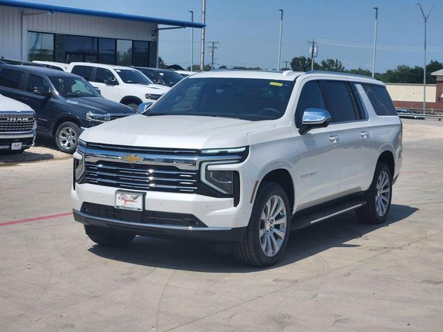 Photo of 2025 Iridescent Pearl Tricoat Chevrolet Suburban