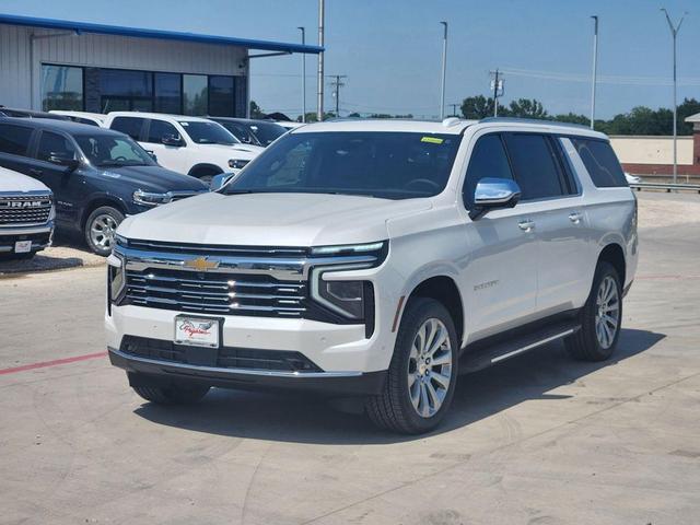 Photo of 2025 Iridescent Pearl Tricoat Chevrolet Suburban