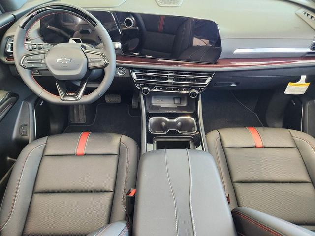 Photo of 2026 Mosaic Black Metallic Chevrolet Traverse