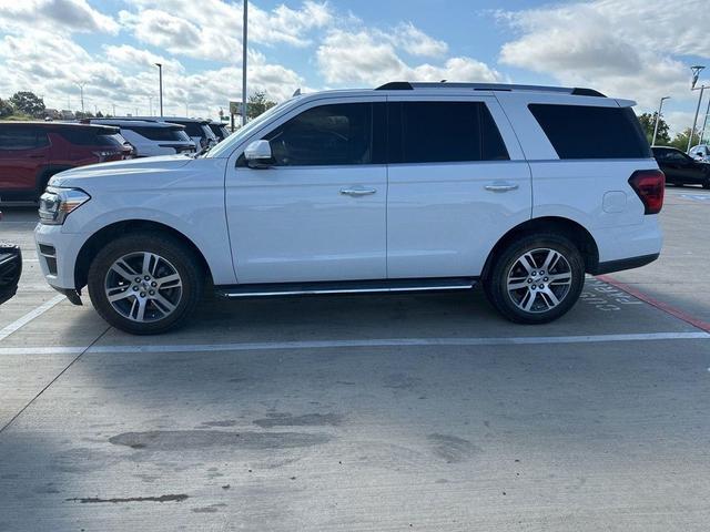 Photo of 2023 OXFORD WHITE Ford Expedition
