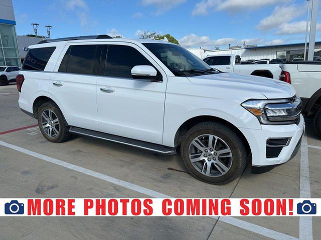 Photo of 2023 OXFORD WHITE Ford Expedition
