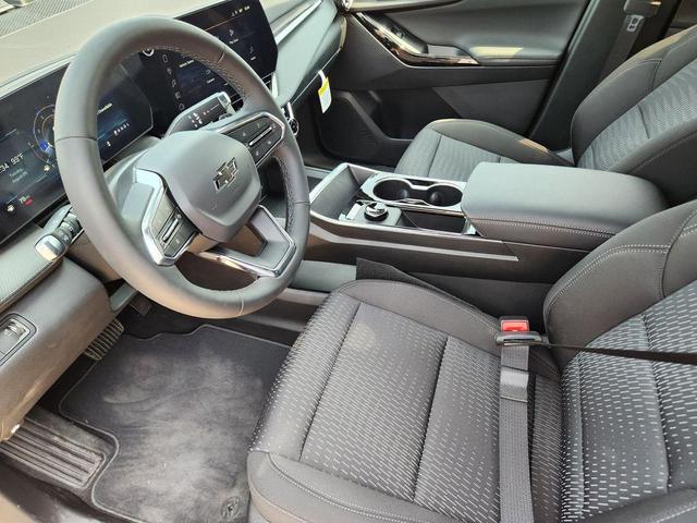 Photo of 2026 Mosaic Black Metallic Chevrolet Equinox