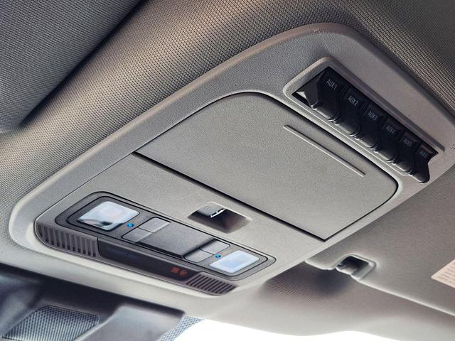 Photo of 2023 Oxford White Ford F-250