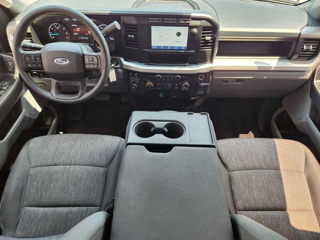 Photo of 2023 Oxford White Ford F-250