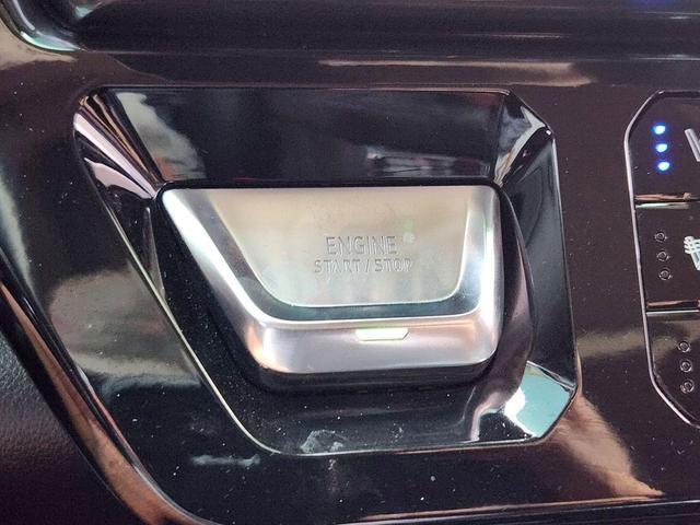 Photo of 2022 White Frost Tricoat GMC Sierra 1500