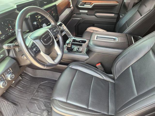 Photo of 2022 White Frost Tricoat GMC Sierra 1500