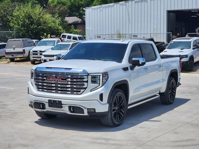 Photo of 2022 White Frost Tricoat GMC Sierra 1500