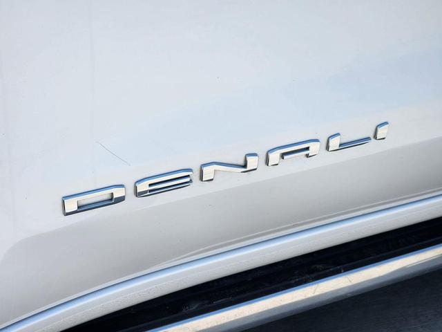 Photo of 2022 White Frost Tricoat GMC Sierra 1500