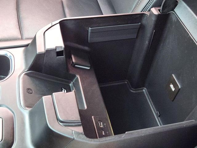 Photo of 2022 White Frost Tricoat GMC Sierra 1500
