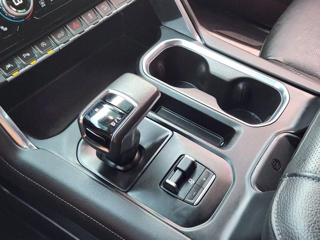Photo of 2022 White Frost Tricoat GMC Sierra 1500