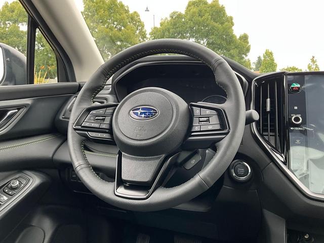 Photo of 2025 Crystal White Pearl Subaru Ascent