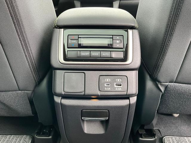 Photo of 2025 Crystal White Pearl Subaru Ascent