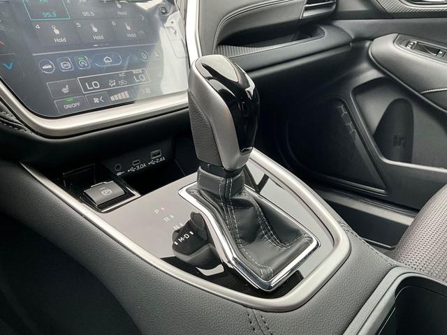 Photo of 2025 Crystal White Pearl Subaru Outback
