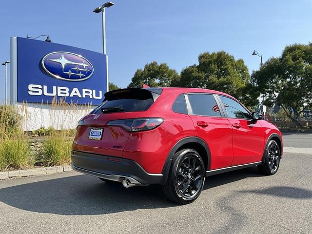 Photo of 2025 Milano Red Honda HR-V