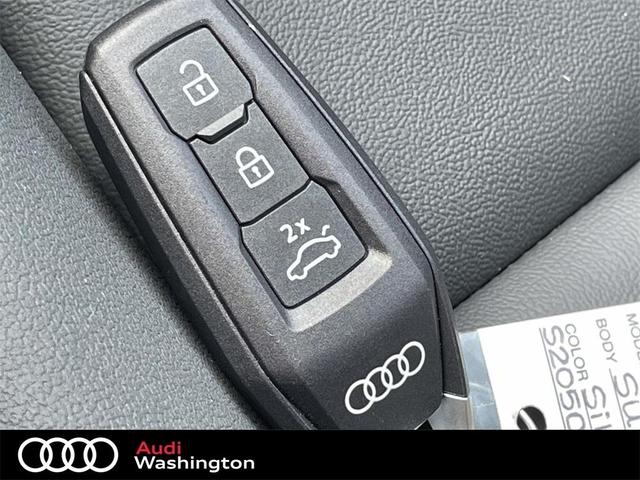 Photo of 2025 Florett Silver Metallic Audi Q5