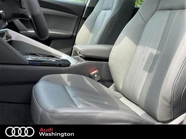 Photo of 2025 Florett Silver Metallic Audi Q5