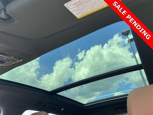 Photo of 2023 Glacier White Metallic Audi Q7