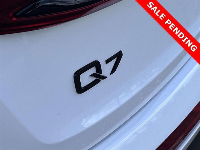 Photo of 2023 Glacier White Metallic Audi Q7