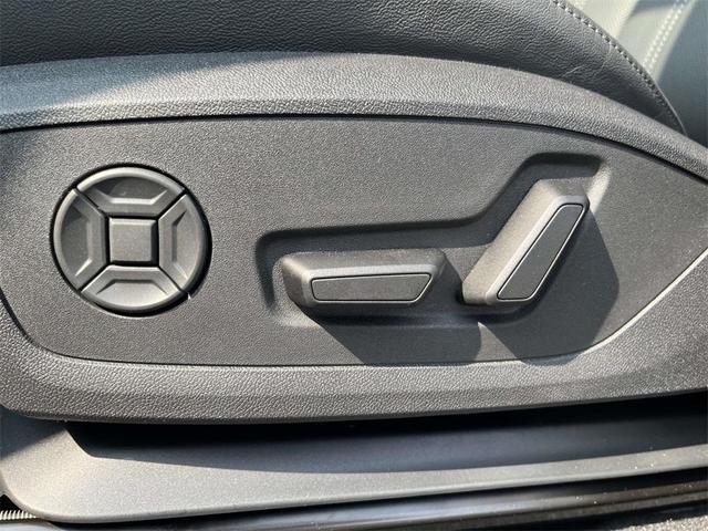 Photo of 2025 Glacier White Metallic Audi Q6 e-tron