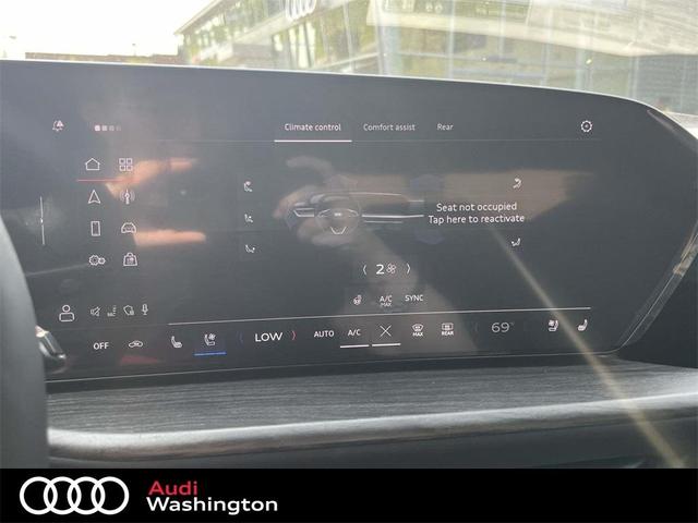 Photo of 2025 Mythos Black Metallic Audi Q5