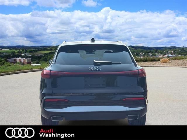Photo of 2025 Mythos Black Metallic Audi Q5