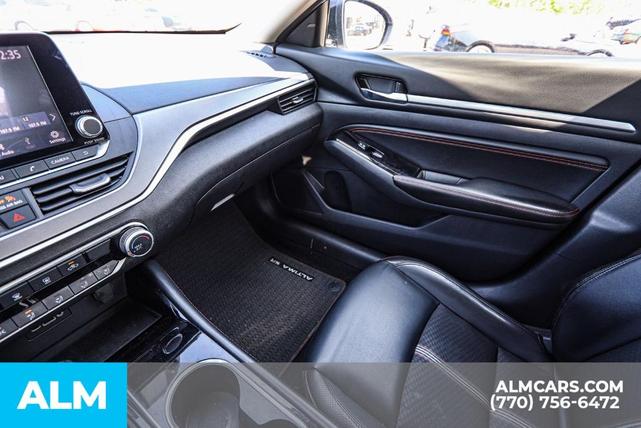 Photo of 2023 Gray Nissan Altima