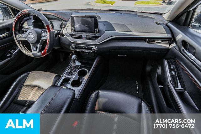 Photo of 2023 Gray Nissan Altima