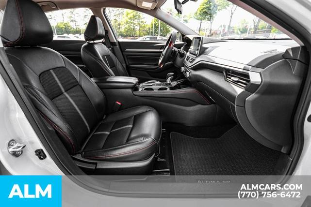 Photo of 2023 Gray Nissan Altima