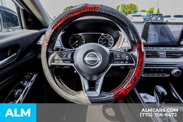 Photo of 2023 Gray Nissan Altima