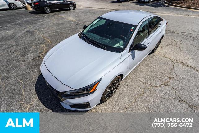 Photo of 2023 Gray Nissan Altima