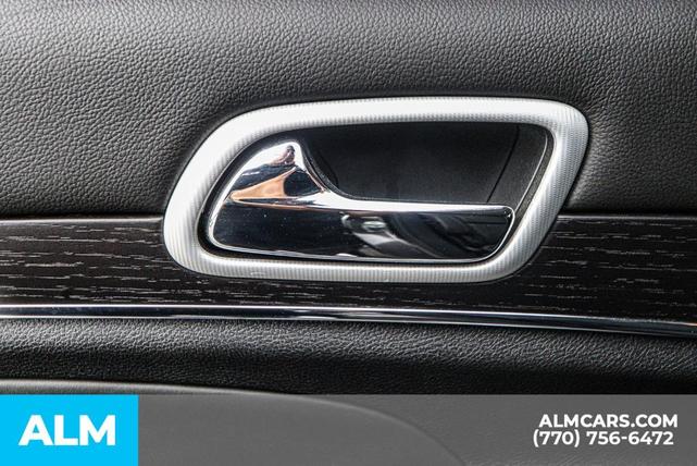 Photo of 2021 Granite Crystal Clearcoat Metallic Jeep Grand Cherokee