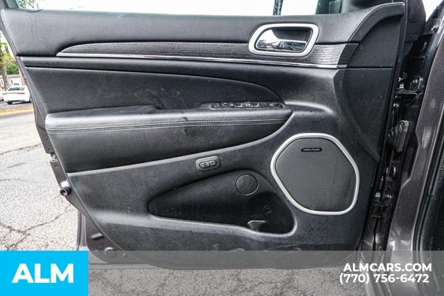 Photo of 2021 Granite Crystal Clearcoat Metallic Jeep Grand Cherokee
