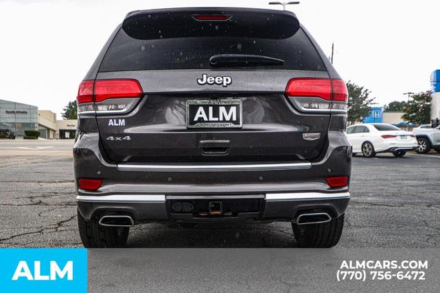 Photo of 2021 Granite Crystal Clearcoat Metallic Jeep Grand Cherokee