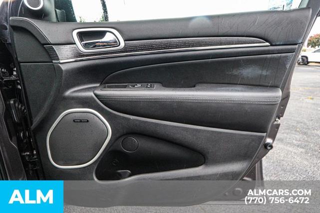 Photo of 2021 Granite Crystal Clearcoat Metallic Jeep Grand Cherokee