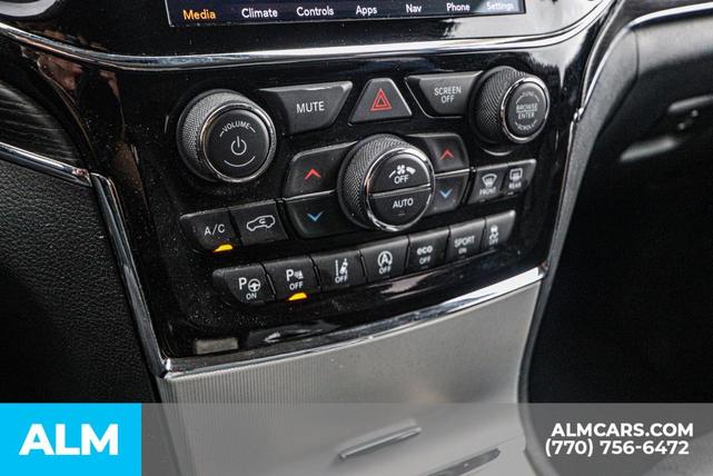 Photo of 2021 Granite Crystal Clearcoat Metallic Jeep Grand Cherokee