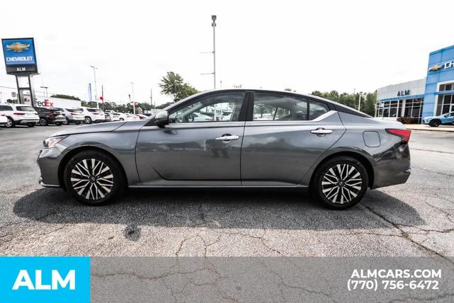 Photo of 2023 Gun Metallic Nissan Altima